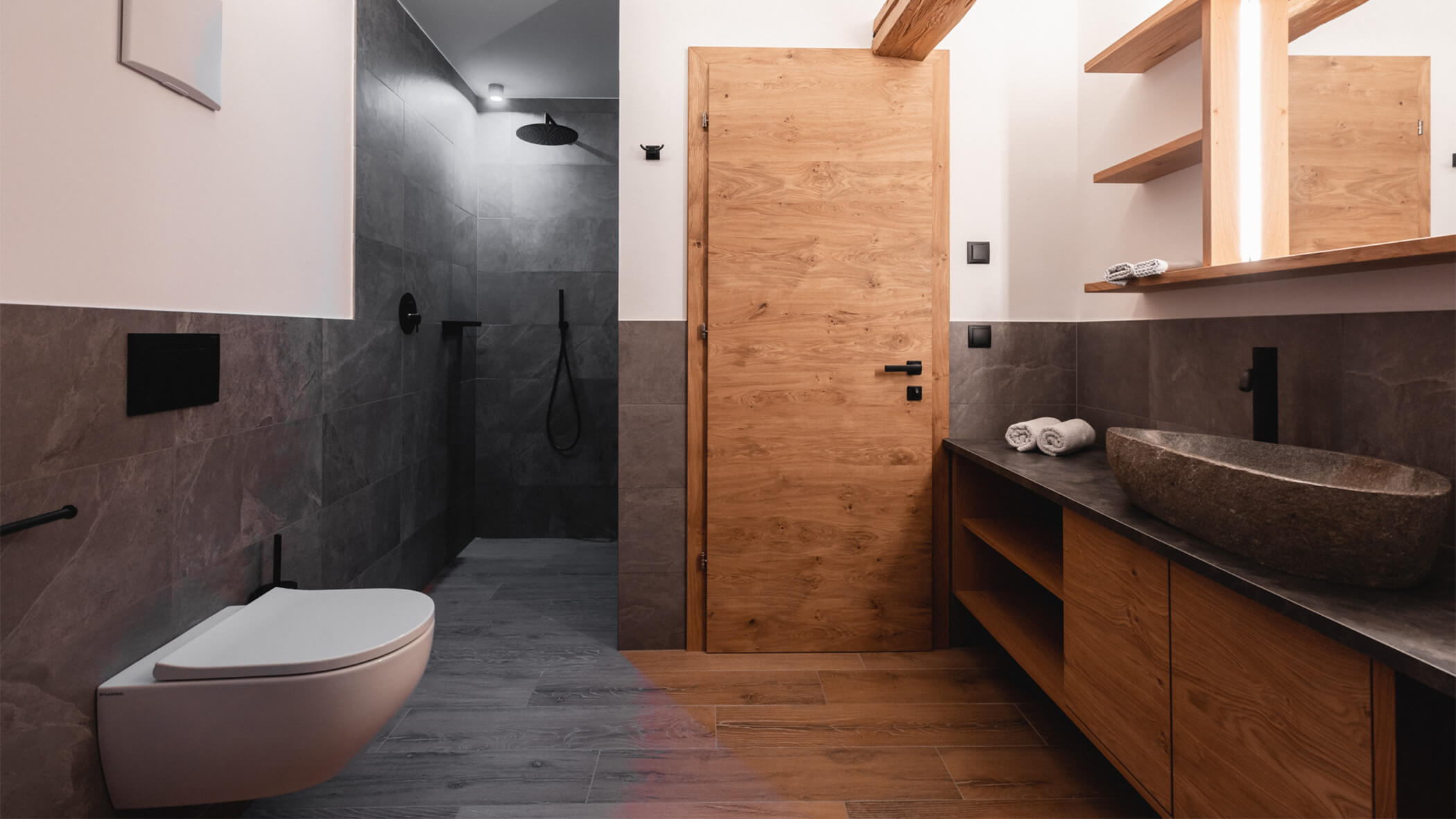 Apartment Zirm - Badezimmer - Neuhaus - Apartments & Historic Chalet in St. Sigmund