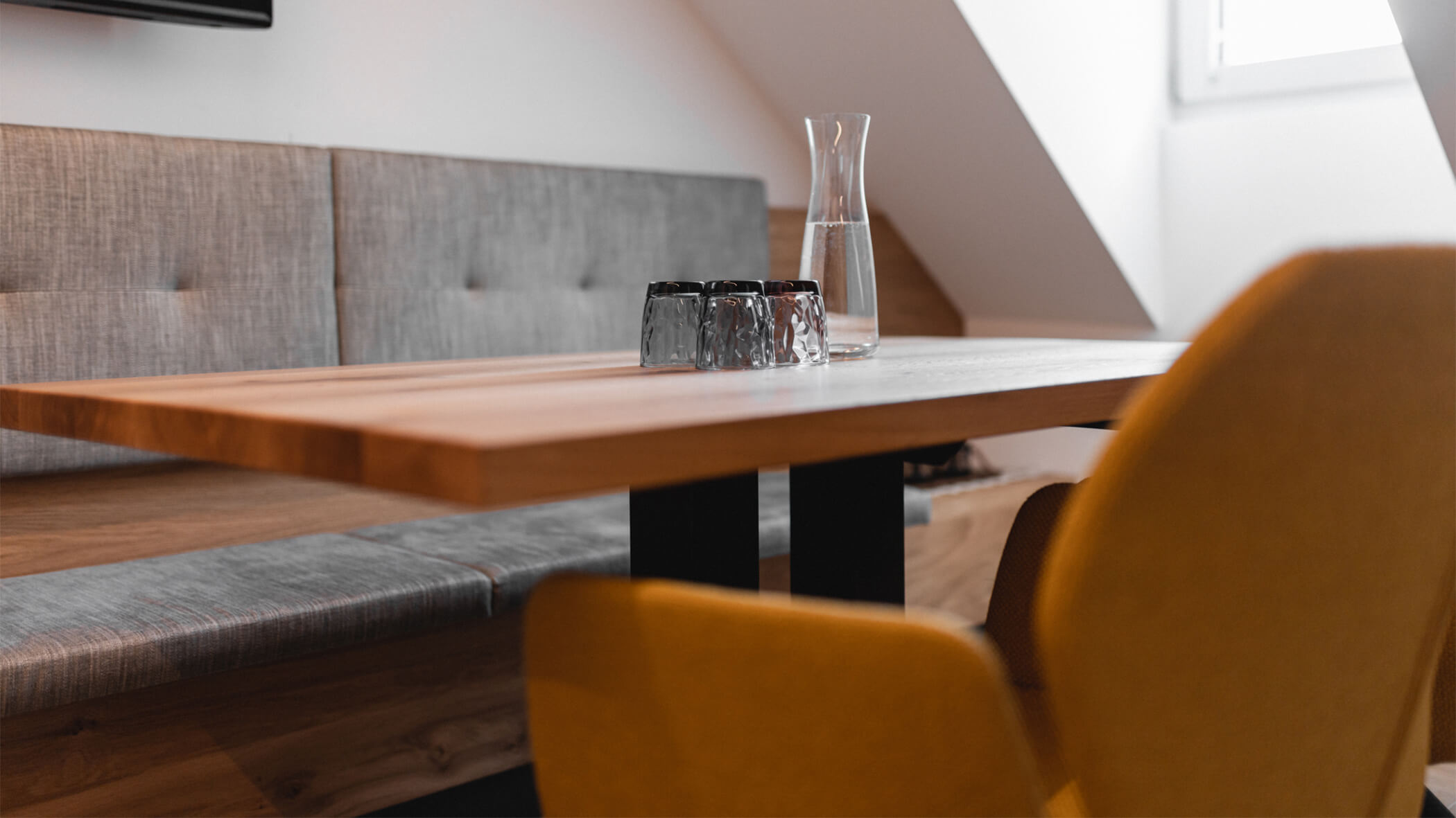 Apartment Zirm - Esstisch - Neuhaus - Apartments & Historic Chalet in St. Sigmund