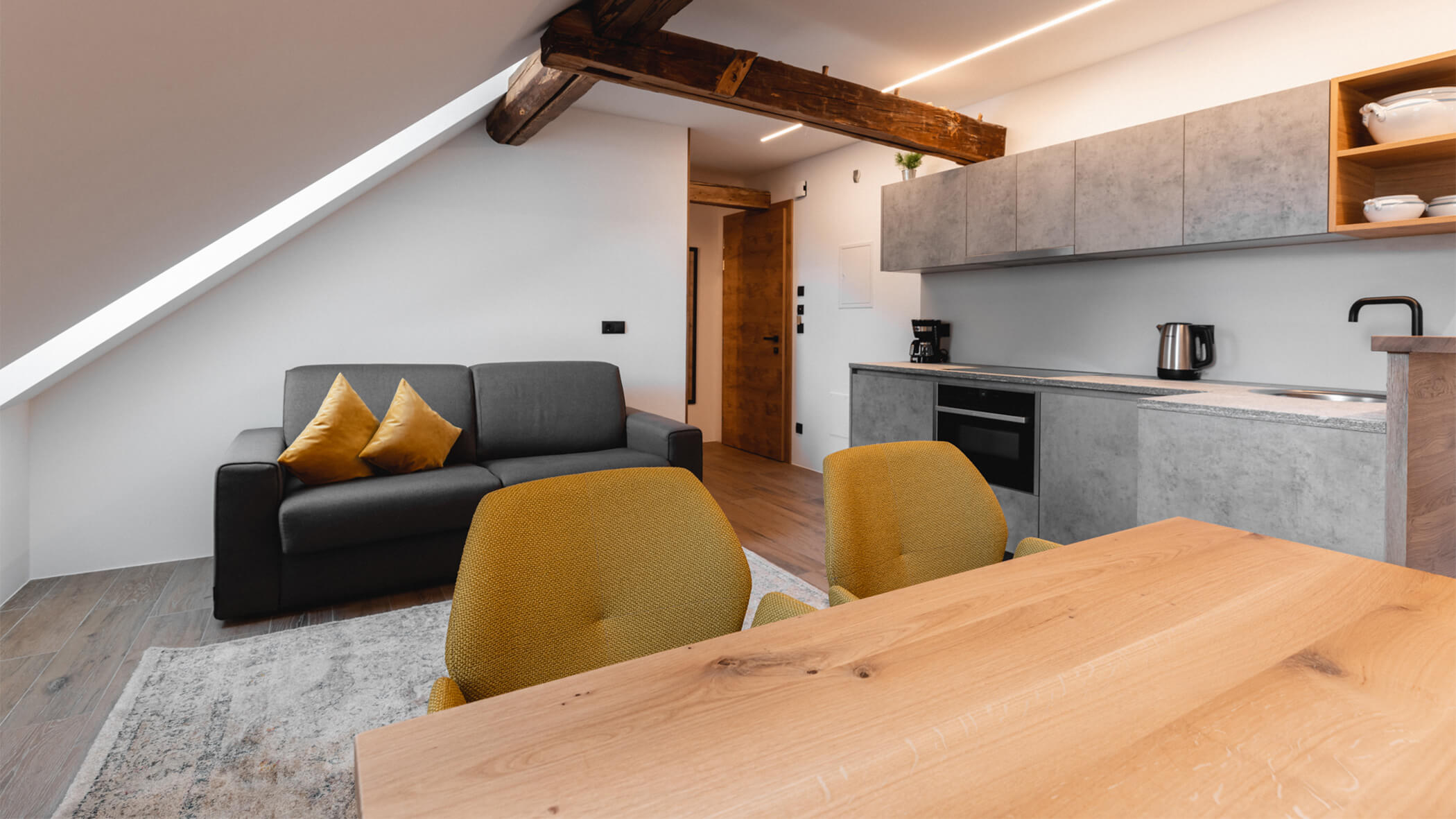 Apartment Zirm - Küche - Neuhaus - Apartments & Historic Chalet in St. Sigmund